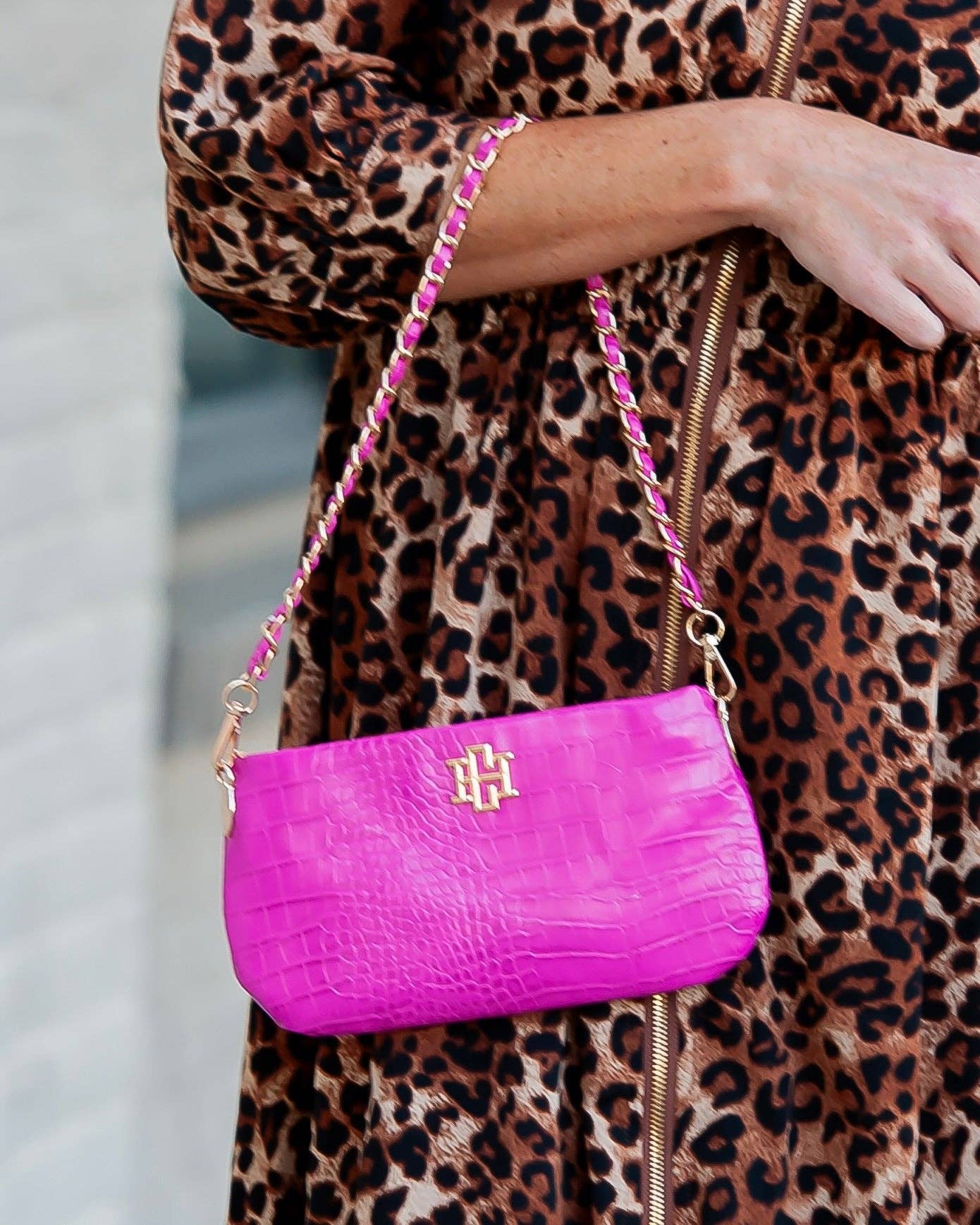 Livi Crossbody Hot Pink EC