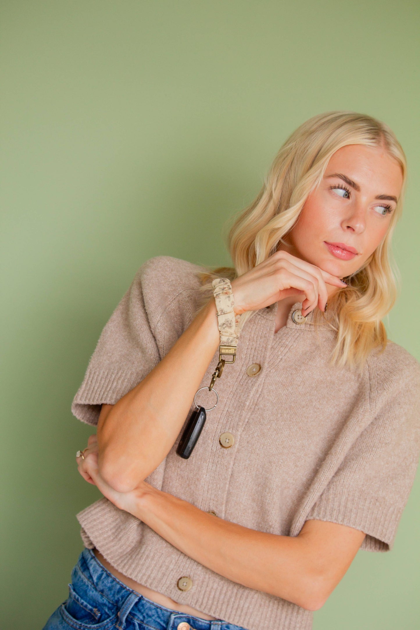 Andi Beige Floral Keychain