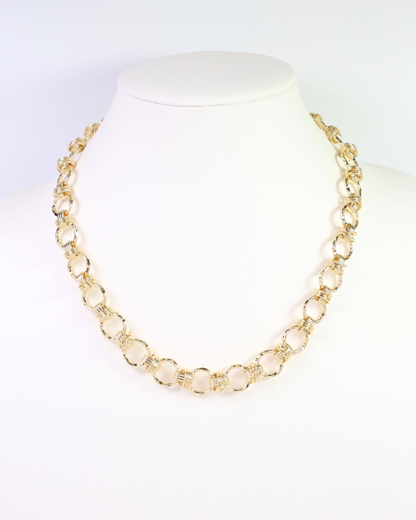 Newark Circle Link Necklace Gold